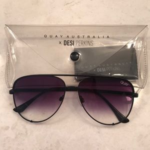 Desi Perkins Black Aviators